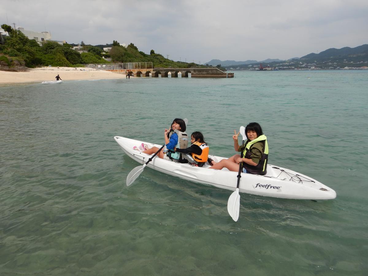 Marine & Guest House Chura Motobu Exteriör bild